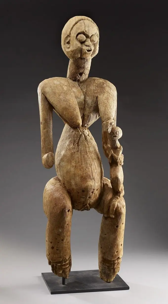 Mother and Child Figure (Portrait Figure of Queen Nana of the Batufam Kingdom) by Mbeudjang