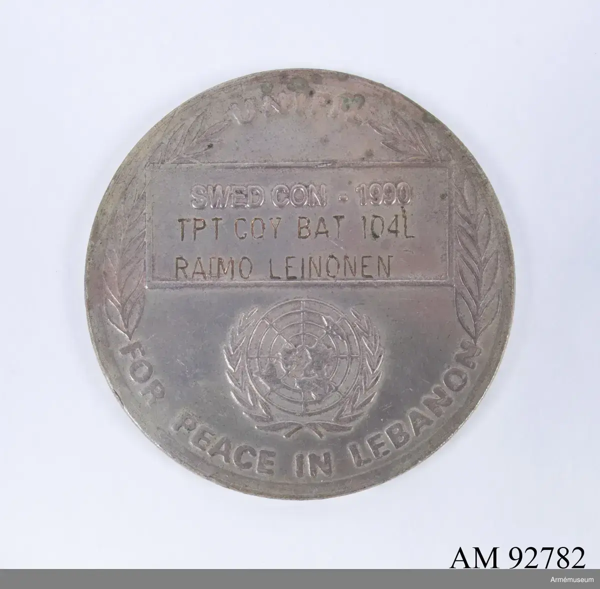 Medalj i metall från FN-insatsen i Libanon by Unknown artist