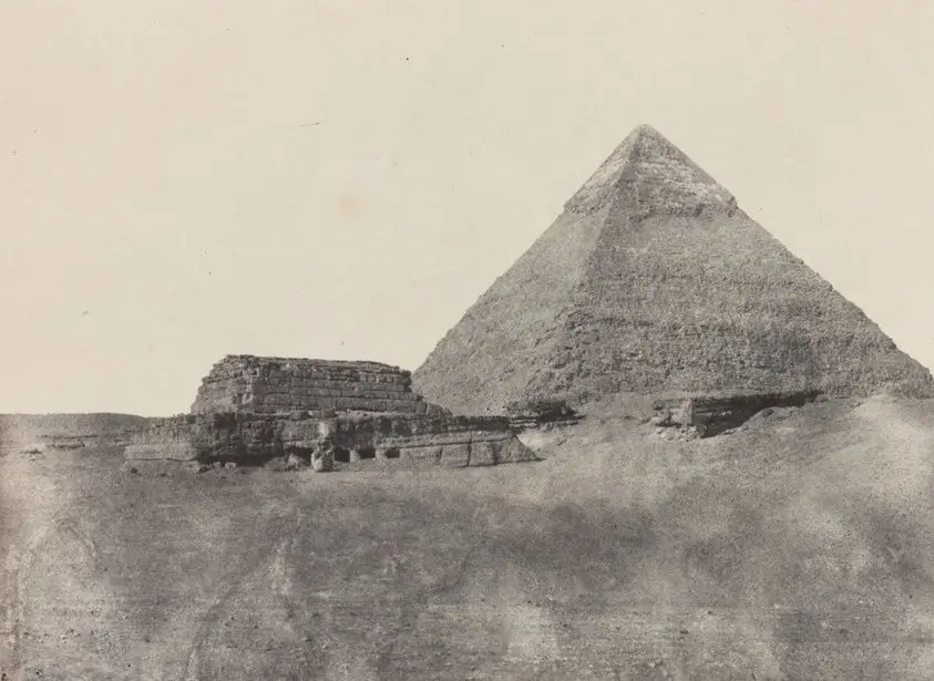 Pyramide de Chéphren, Egypte Moyenne, plate 10 from the album "Egypte, Nubie, Palestine et Syrie" (1852) by Maxime Du Camp