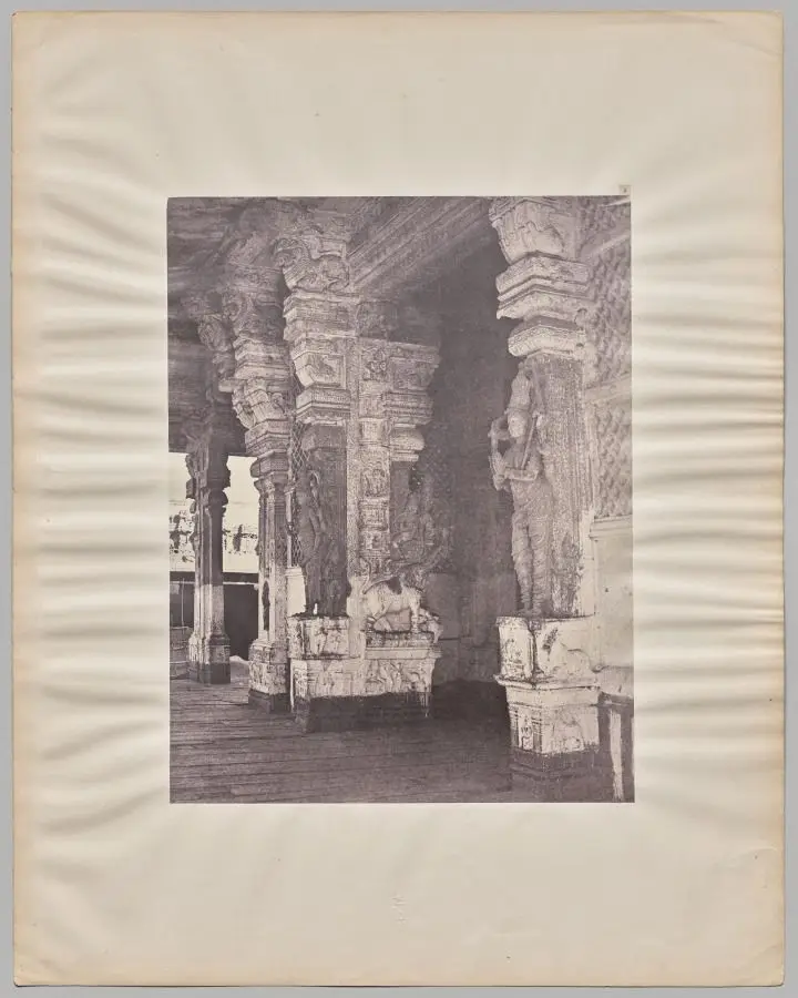 Pudhu Mandapa of Tirumal Nayak (r. 1623–59), Minakshi Sundareshvara Temple, Madurai by Captain Linnaeus Tripe