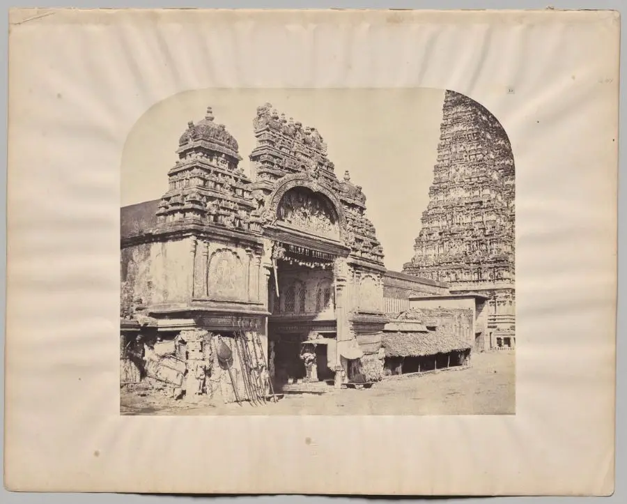 Entrance to the Minakshi Sundareshvara Temple, Madurai by Captain Linnaeus Tripe