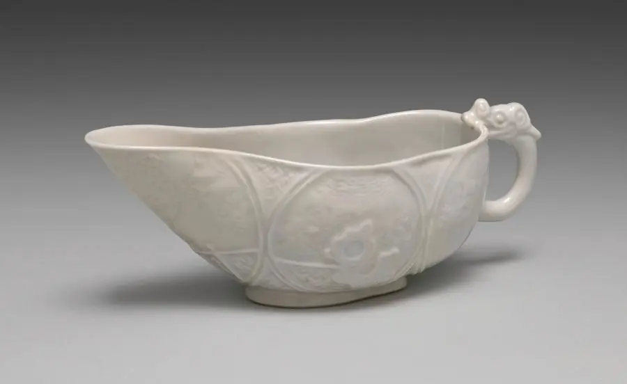 Water Cooler with Chinese Gardens by Seifū Yohei III