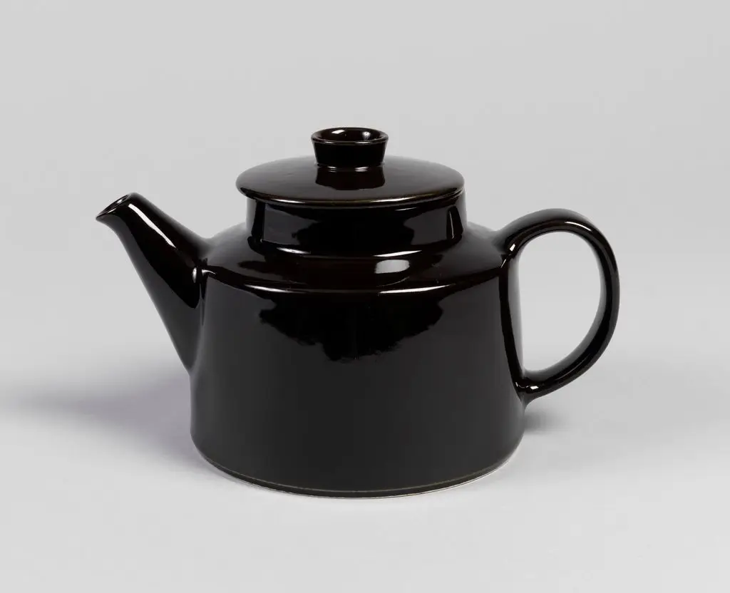 Teapot And Lid (Finland) by Arabia; Kaj Franck
