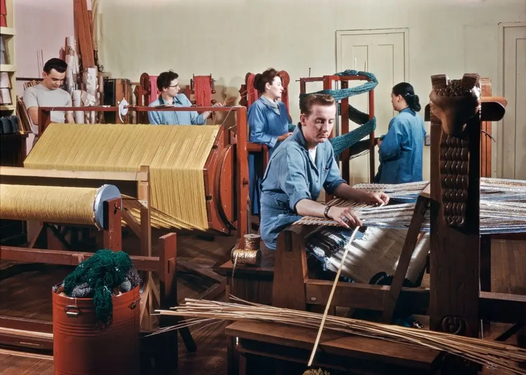 Photograph, Daren Pierce Weaving a Reed Screen, Dorothy Liebes Studio, San Francisco, California by Unknown artist