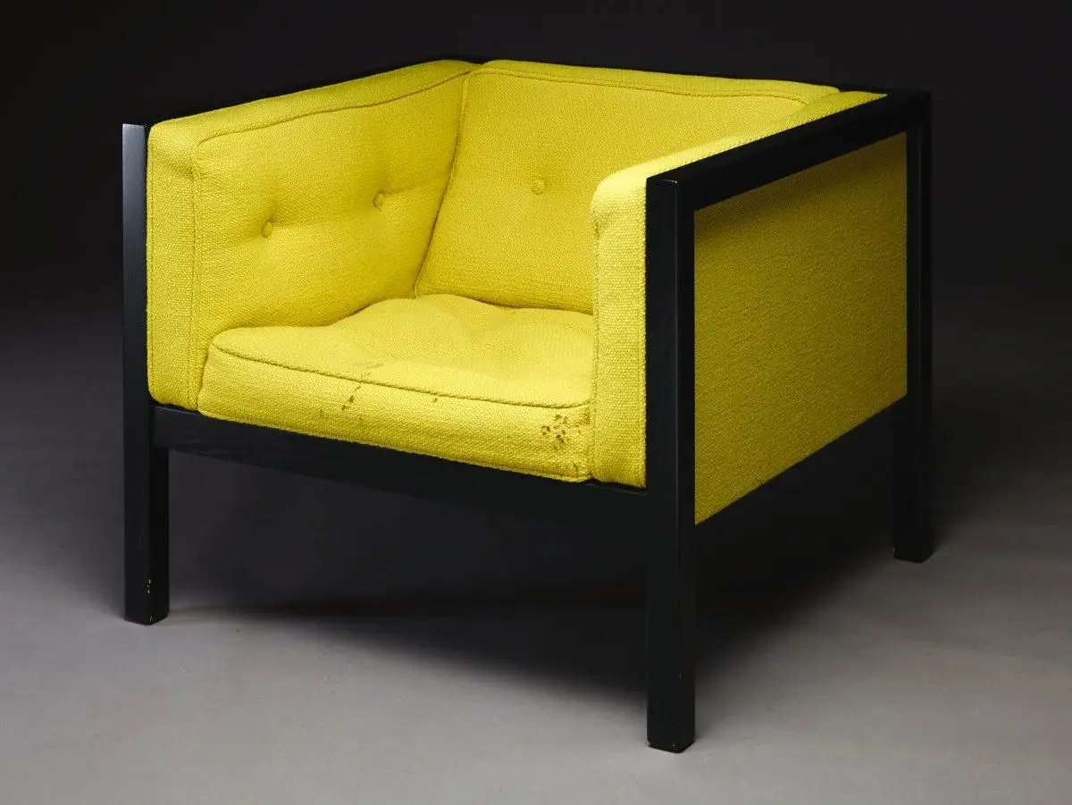 Cube chair by George Nelson