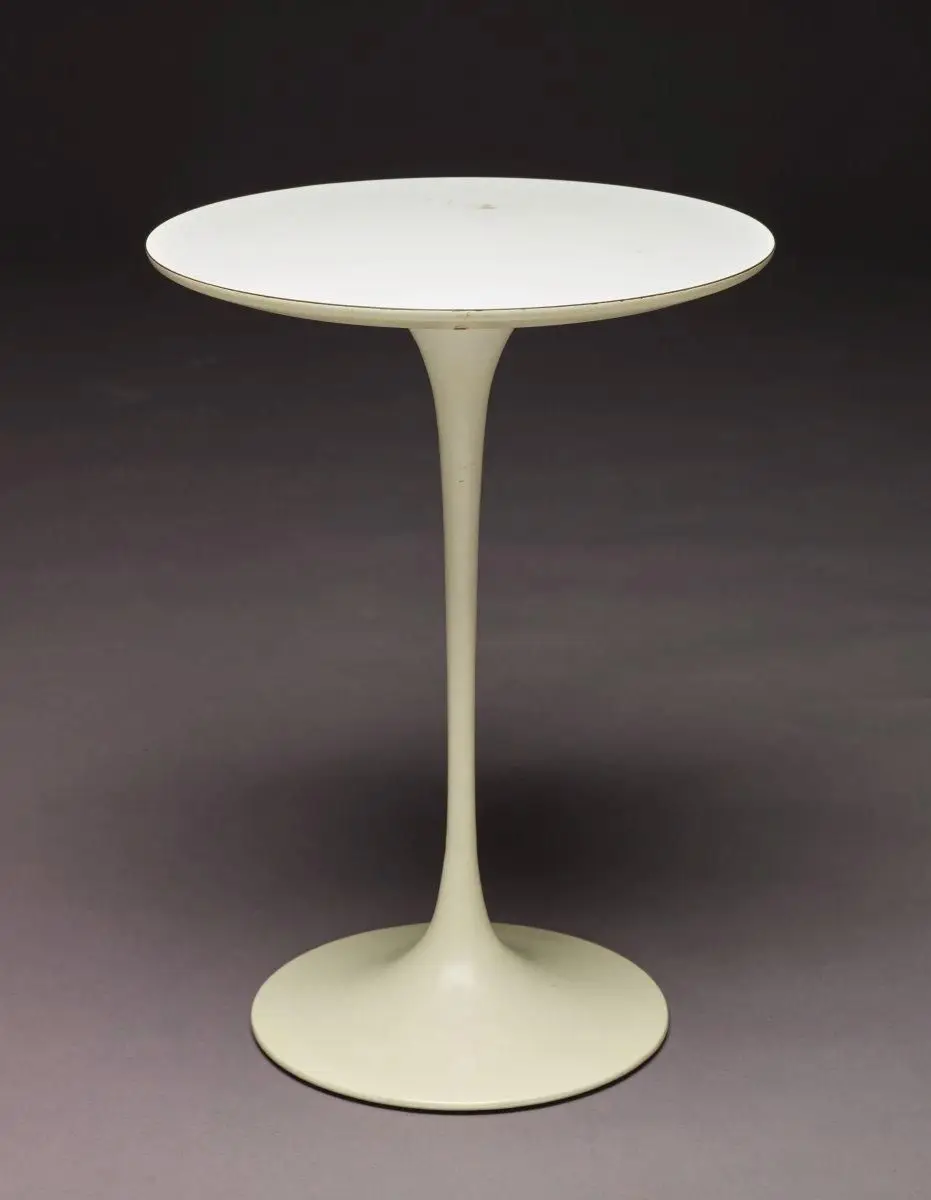 Tulip Table by Eero Saarinen