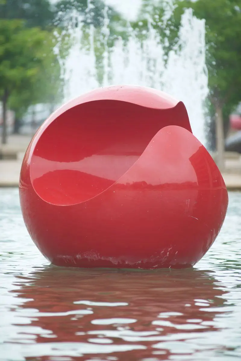Floating Sculpture by Marta Pan