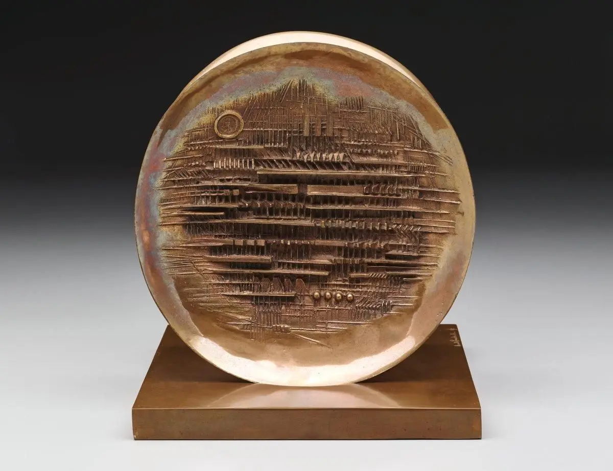 Doppio Radar by Arnaldo Pomodoro