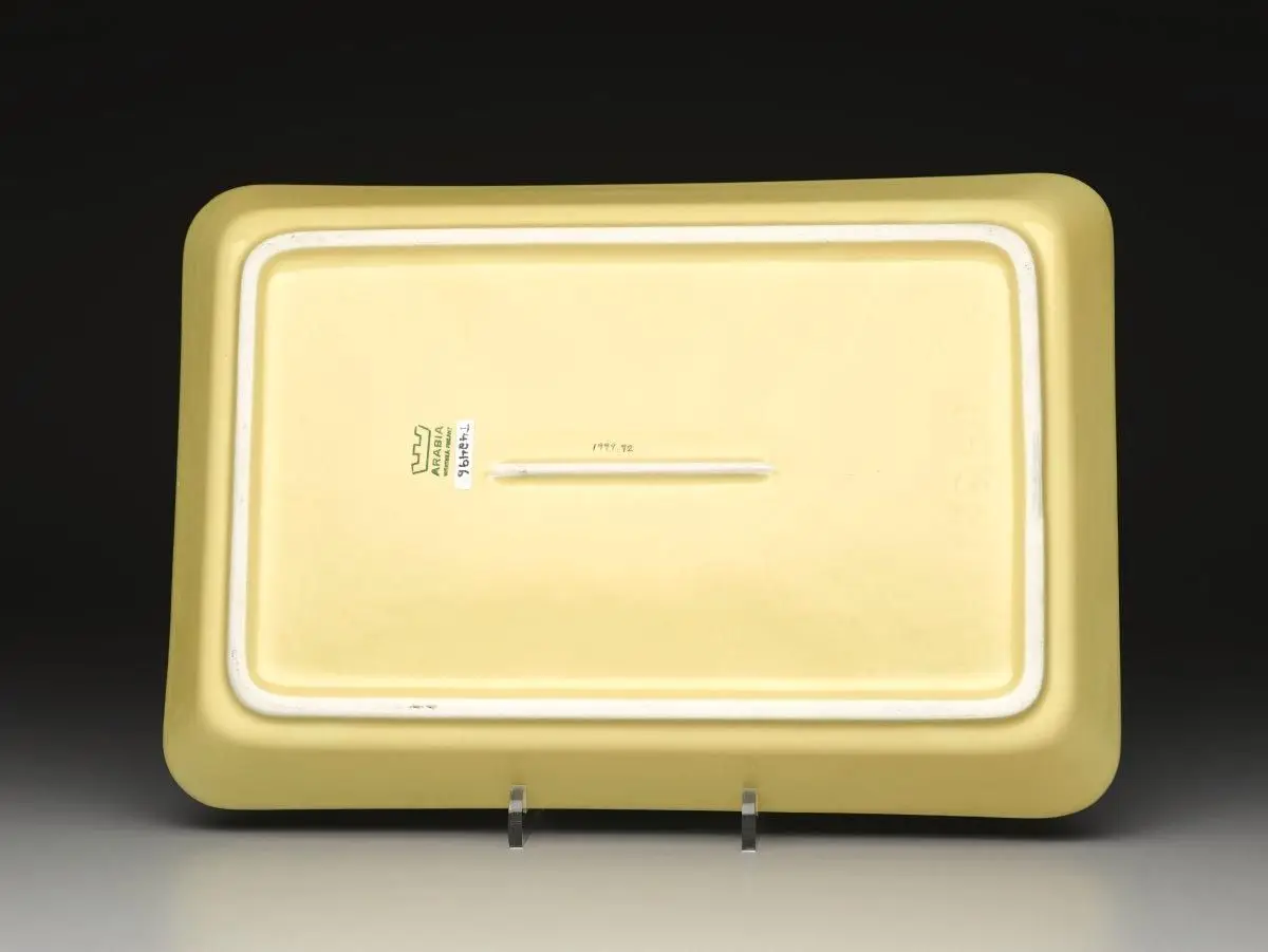 "Kilta" shape serving platter by Arabia AB (0 - 0); Kaj Franck