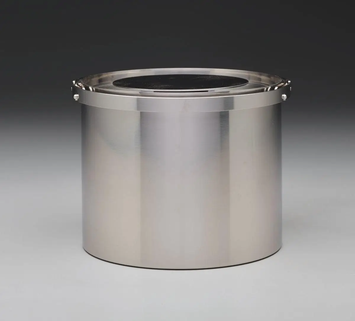 "Cylinda-Line" Barware Large (84.5 oz.) Ice Bucket with Lid by Arne Jacobsen