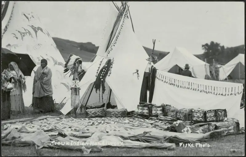 Sioux Indian handiwork by Fiske, Frank Bennett