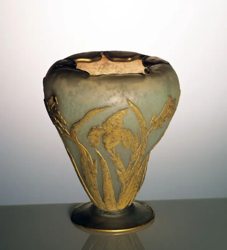 "Schwertlilien mit Schmetterlingen und Libellen" by Daum Frères