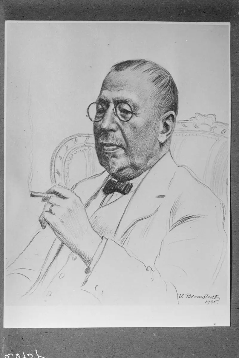 Väinö Blomstedtin piirros Handelsgilletin herrainklubin jäsenestä by Blomstedt, Väinö