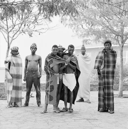 Mineworkers in their hostel, Western Deep Levels, Carletonville, 1970 - Fotografía by Goldblatt, David