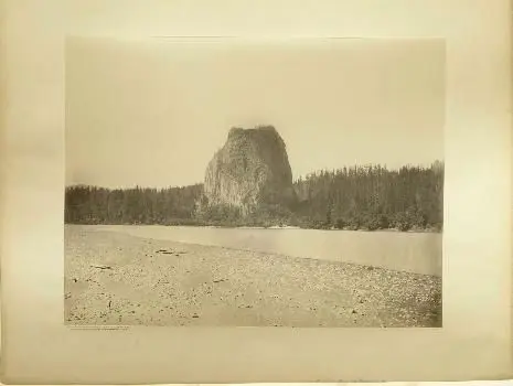 Castle Rock. Columbia River. 860 ft. - Positivo antiguo by Watkins, Carleton E.