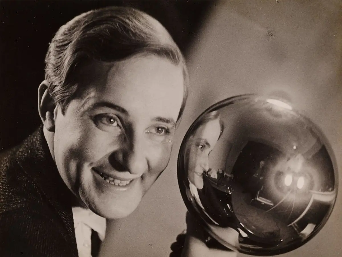 Selbstporträt mit silberner Kugel by Biermann, Aenne