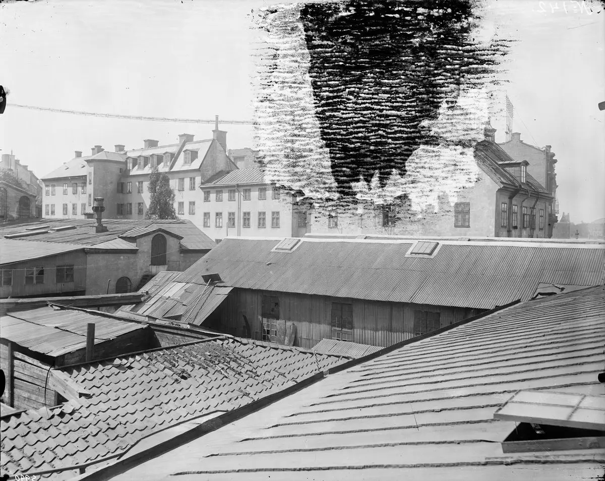 Exteriör av Bolinders Mekaniska Verkstad. by Bolinders Mekaniska Verkstads AB by Bolinders Mekaniska Verkstads AB