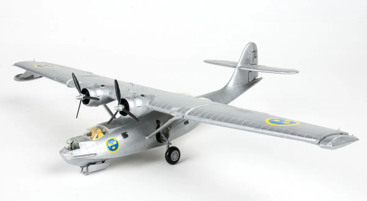 Flygplansmodell skala 1 by Unknown artist