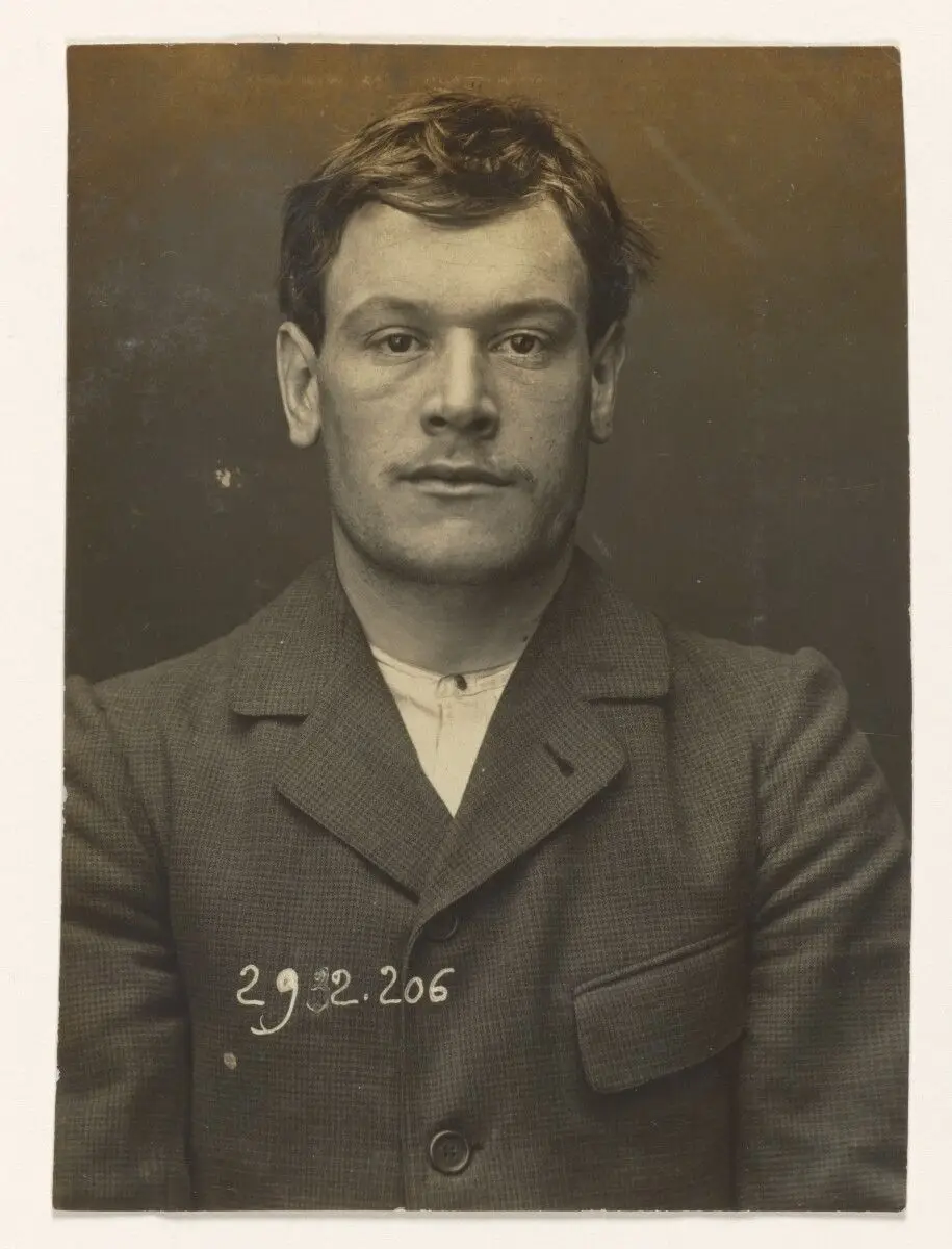 Manda, Chef de la bande des apaches by Alphonse Bertillon