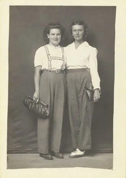 [Untitled] by Mike Disfarmer