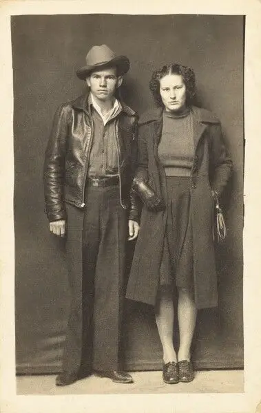 [Portrait of Major and Alice Hazelwood] by Mike Disfarmer