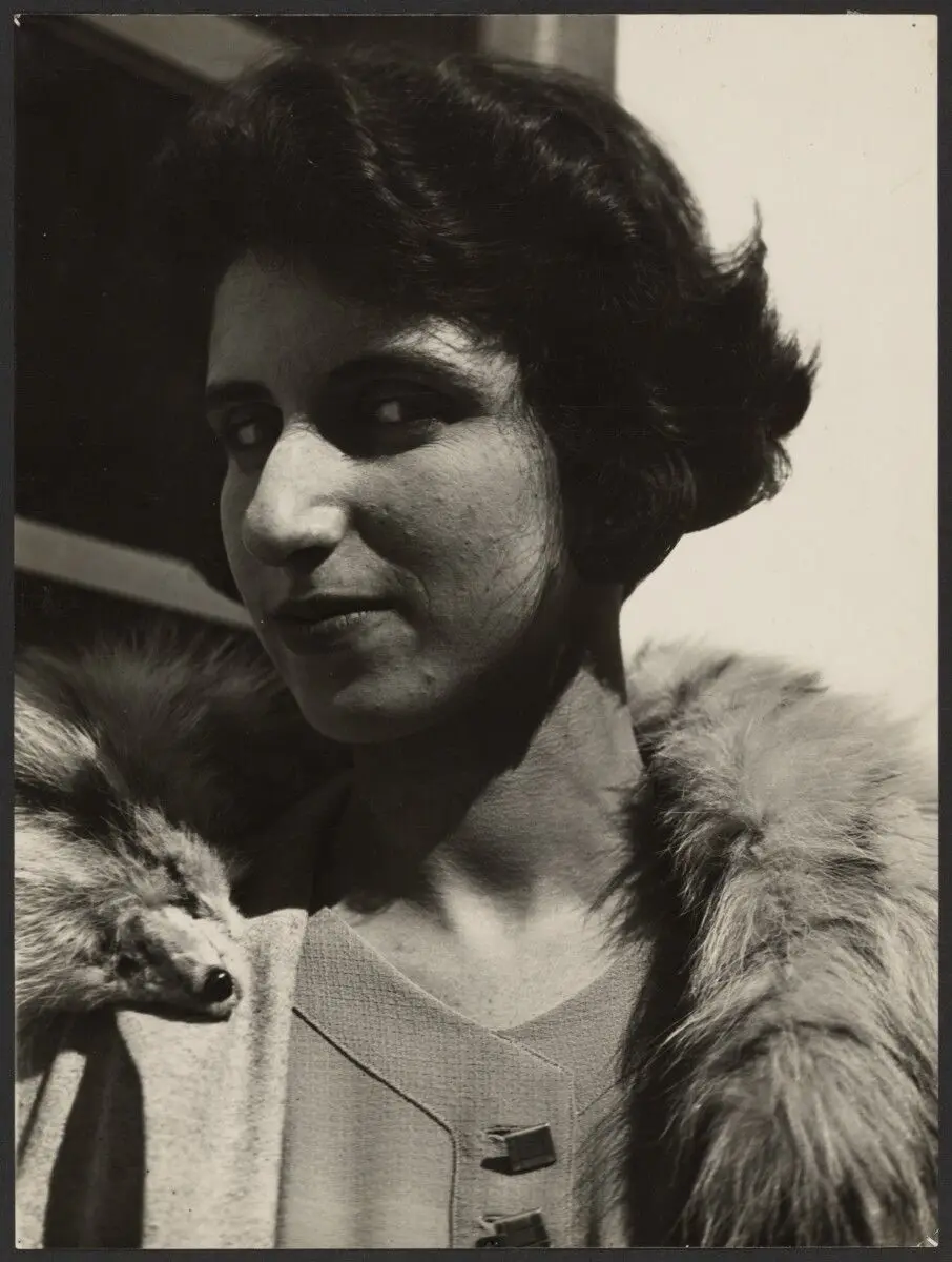 Frauenkopf. by T. Lux Feininger