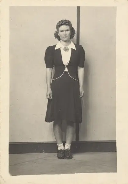 [Portrait of Robbie Reiner] by Mike Disfarmer