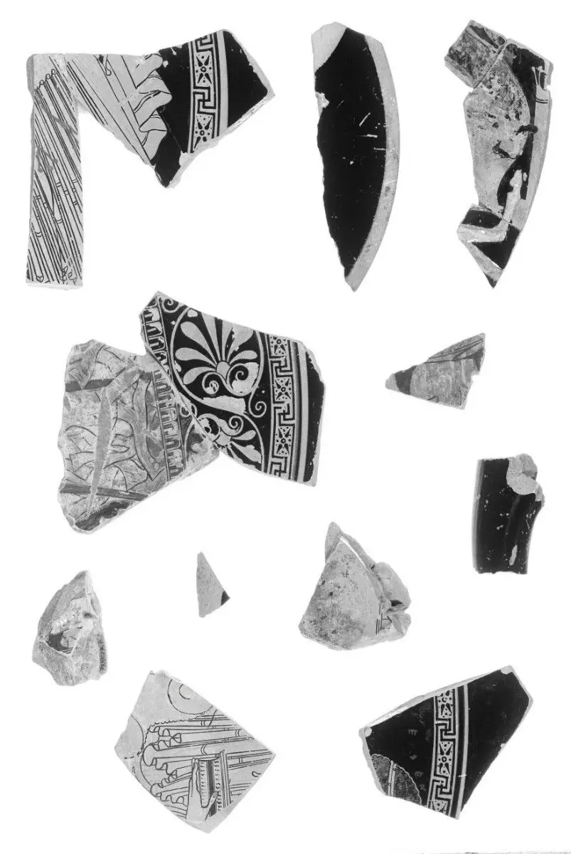 Fragments of an Attic Red-Figure Kylix (16) by Onesimos