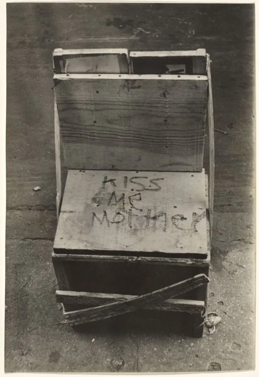 "Kiss Me Mother", New York by Helen Levitt