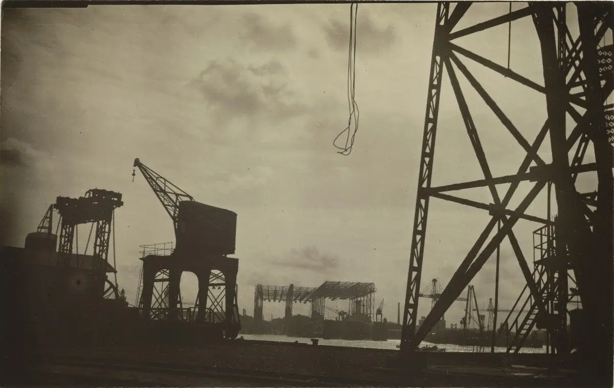Hamburg Docks by El Lazar Lissitzky