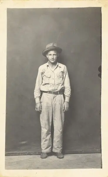 [Portrait of Paul Eugene Londreth] by Mike Disfarmer