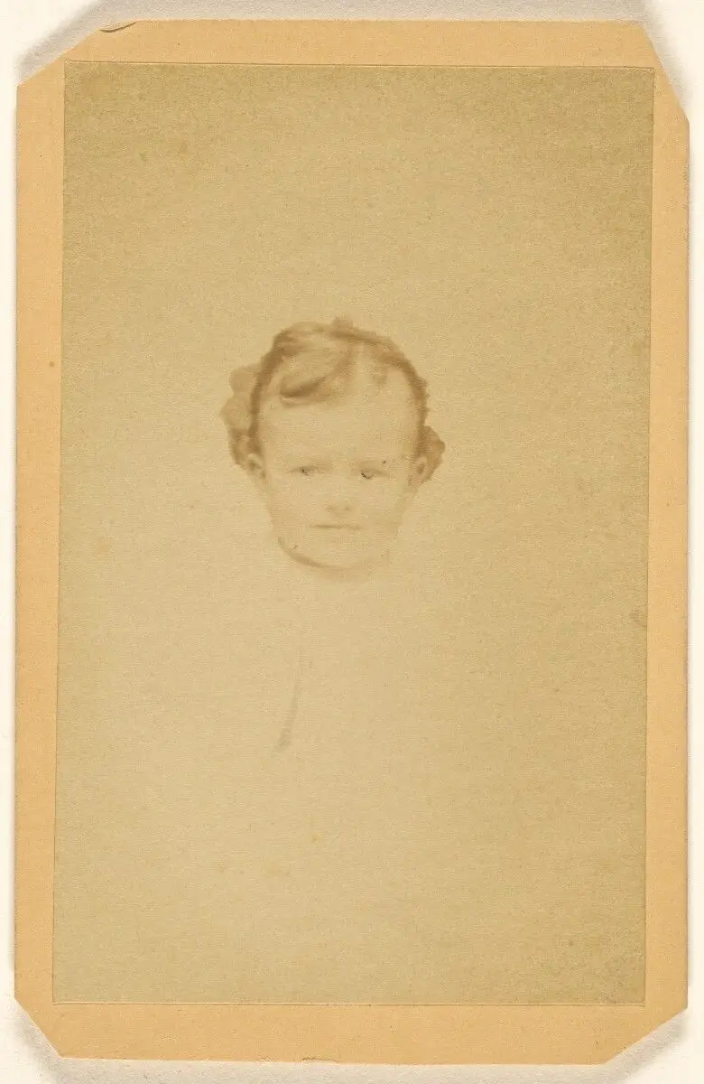 [Unidentified child, printed in vignette-style] by Gaston