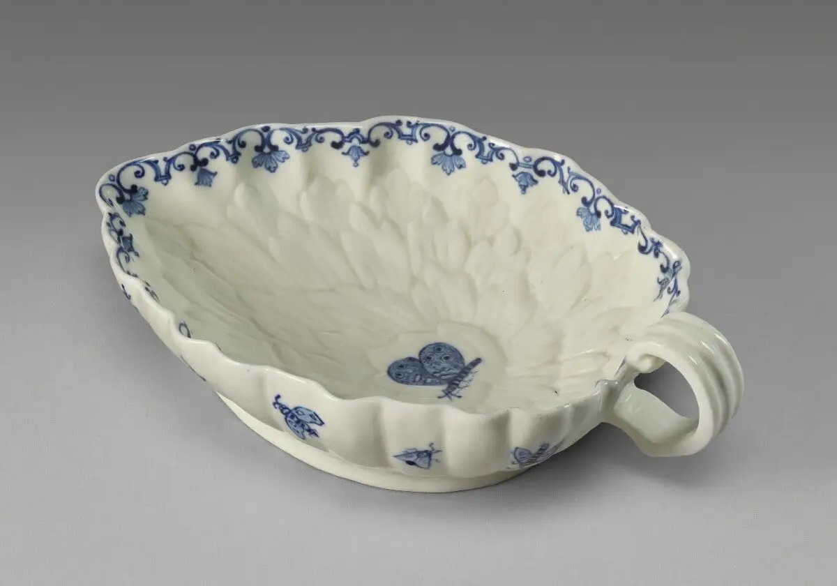 Dish or Sauceboat by Saint-Cloud Porcelain Manufactory