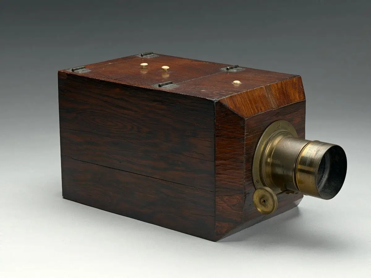 American "Champfered Box" Daguerreotype camera by Unknown