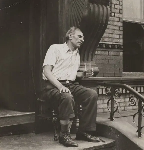 New York by Helen Levitt