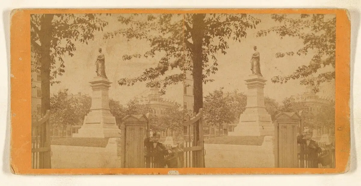 [Queens Statue, Victoria Square, Montreal] by Alexander Henderson