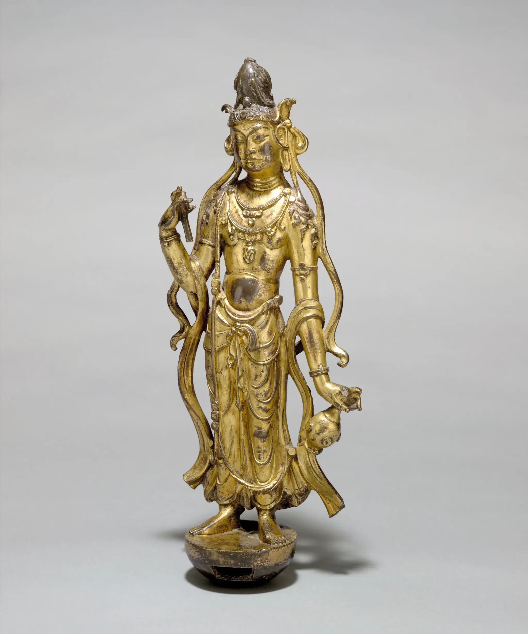 Standing Bodhisattva Avalokiteshvara (Guanyin Pusa) by Unknown artist