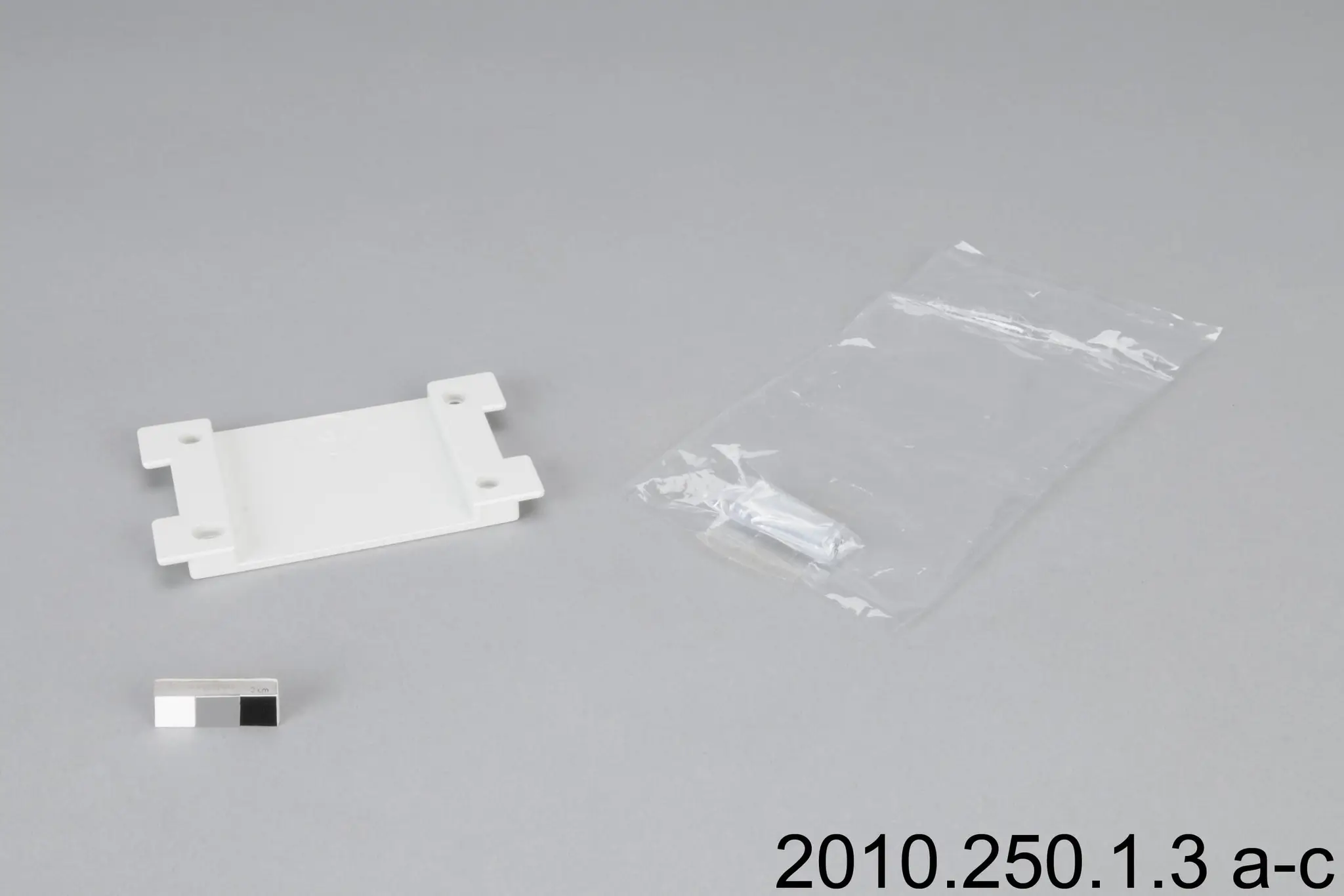 compact disc mount by Fukasawa, Naoto