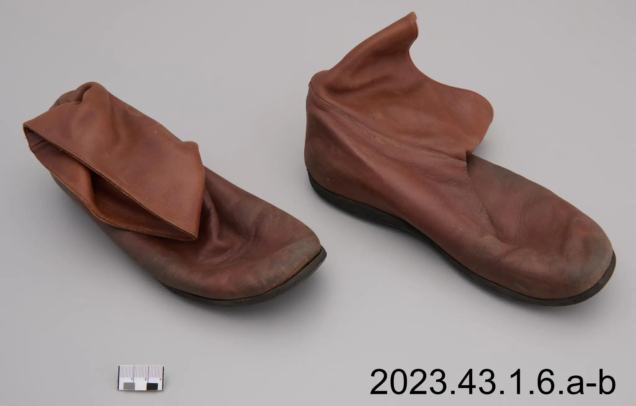 ankle boot by Schneider, Hélène