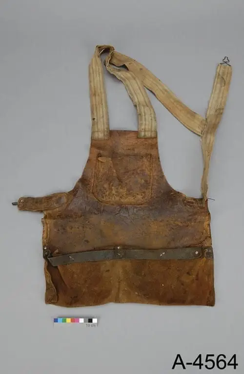 apron by Picard, Edmond
