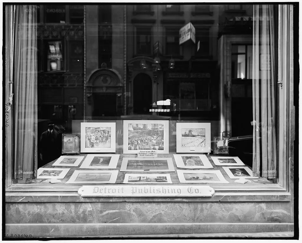 [Detroit Publishing Company, window, New York, N.Y.] by Detroit Publishing Co., publisher. by Detroit Publishing Co., publisher.