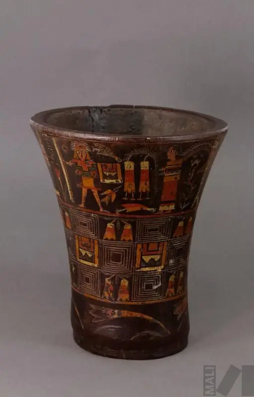 Quero con motivos incas y cantutas by Anónimo