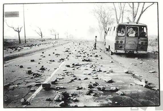 Protesta by Walter Chiara