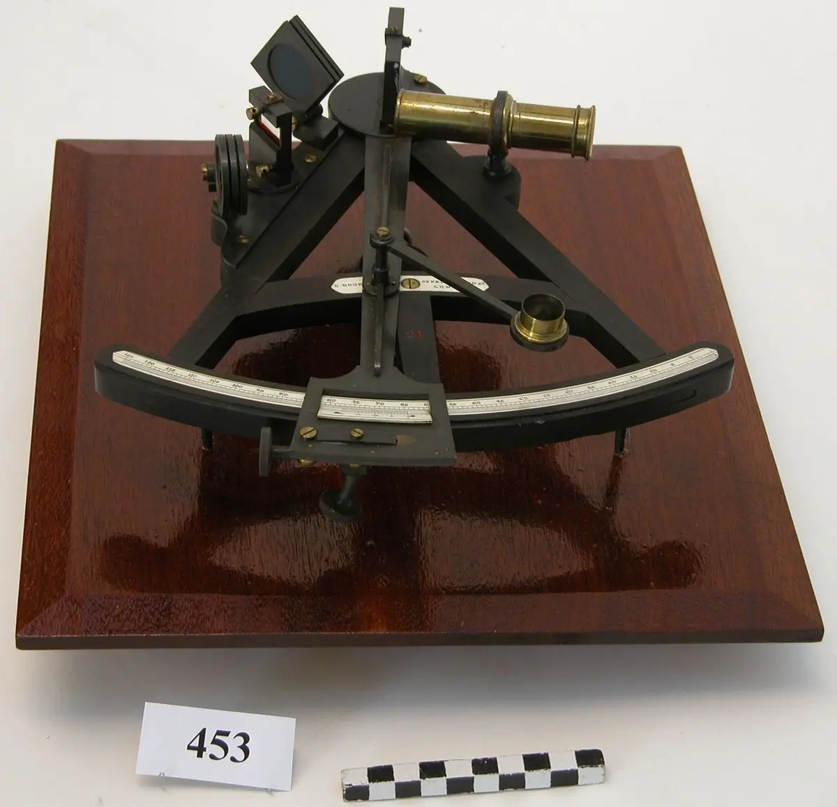 Sextant, Nr 21, med 2 tuber by Henry Browne & Son Ltd