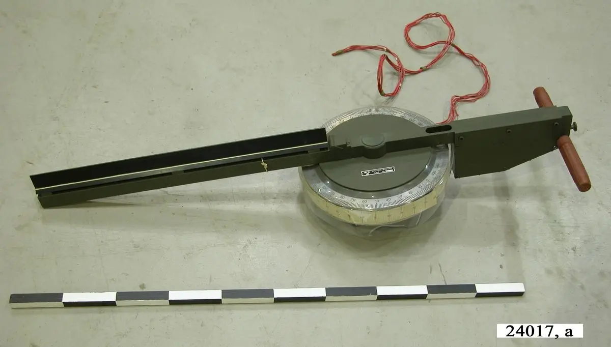 Pejlinstrument by Unknown artist