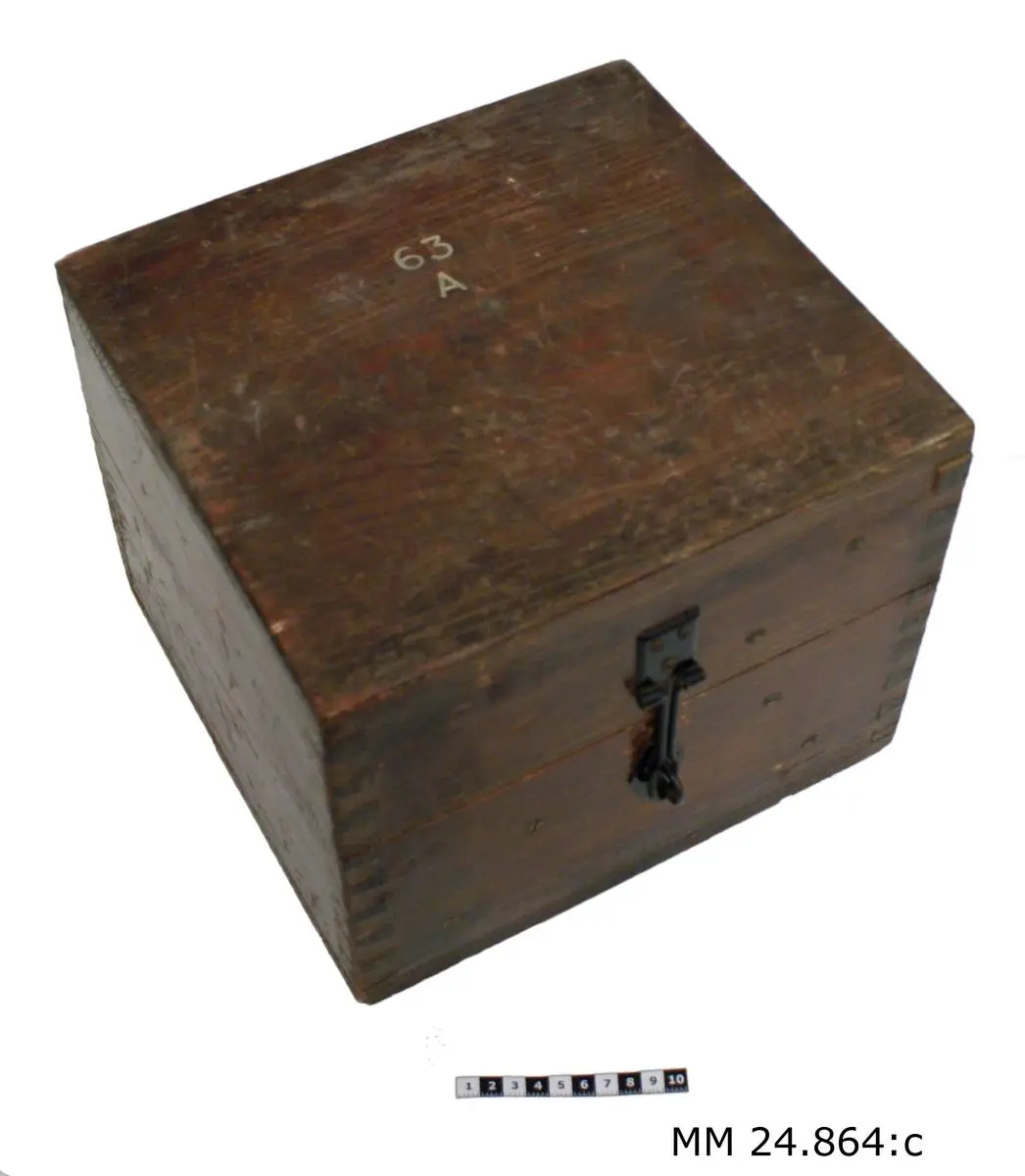 Pejlinstrument by Istituto Idrografico