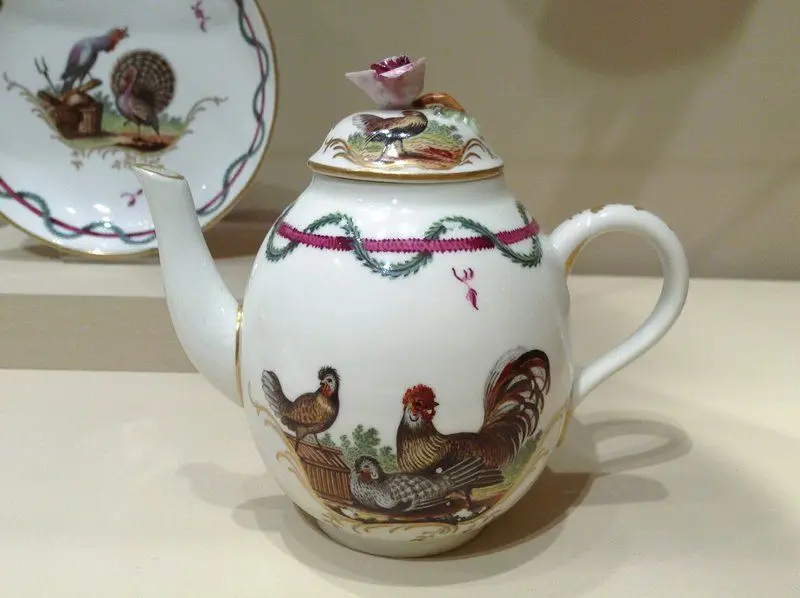 Tea Pot with lid from Solitaire Set by Höchst Porcelain Factory