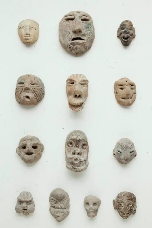 Miniature mask by Tlatilco artist
