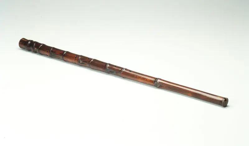 Vertical flute by China