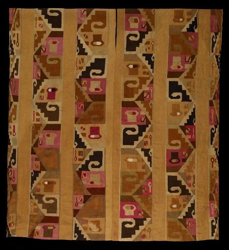 Tunic by Wari artist